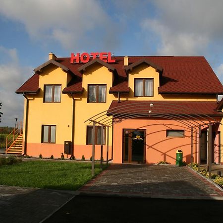 Hotel Kuznia Oberza Polska ウィソミツェ エクステリア 写真