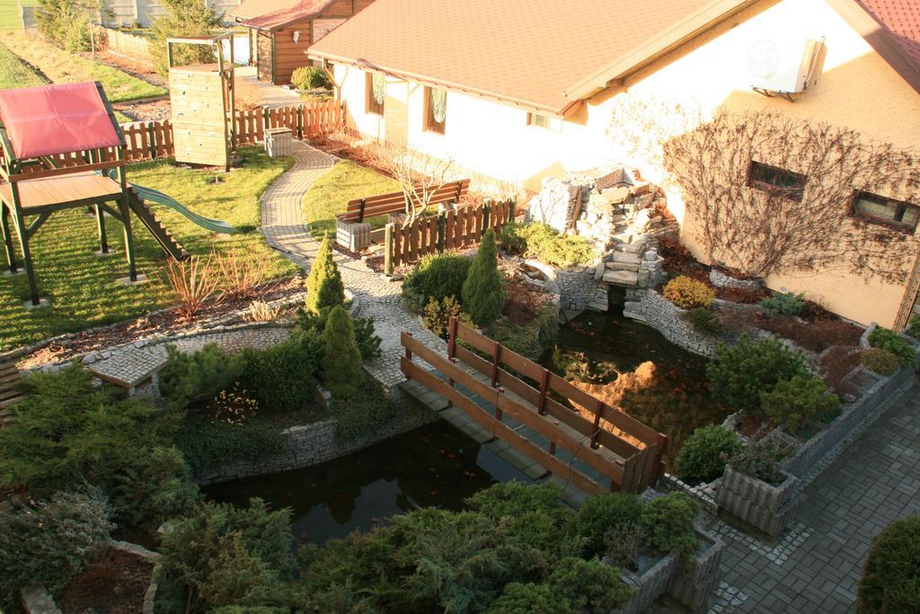 Hotel Kuznia Oberza Polska ウィソミツェ エクステリア 写真