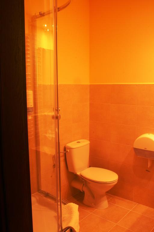Hotel Kuznia Oberza Polska ウィソミツェ 部屋 写真